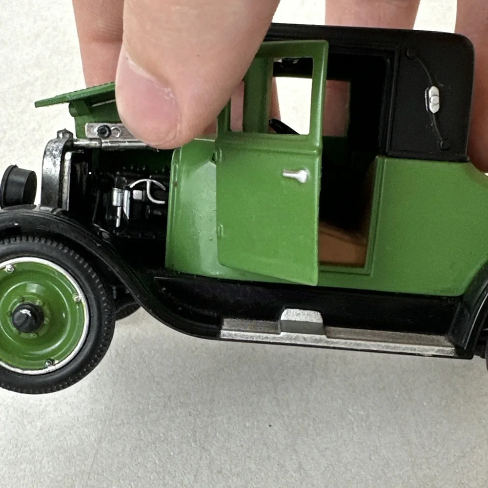 1926 Chevy Superior V 2 Passenger Coupe Model Car 1:32 Green